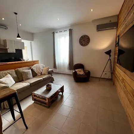 Maison Coquette Dans Mas Appartement *